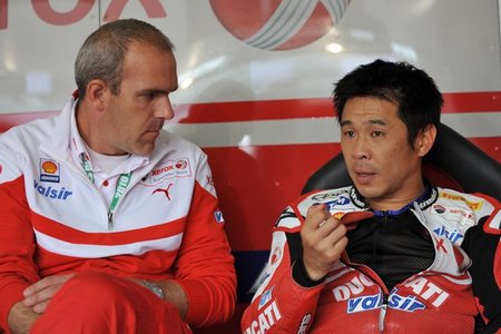Noriyuki Haga al equipo DFX con Aprilia en 2011