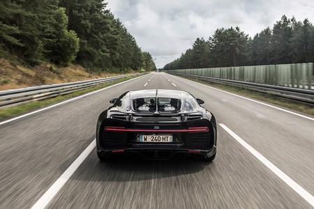 Bugatti Chiron 2018 0 400 0 011