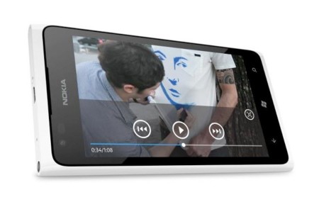 Nokia Lumia 900 en color blanco, no habrá versión con 12 megapíxeles