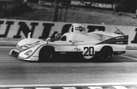Jacky Ickx y su Porsche 936 en las 24 horas de Le Mans de 1976 