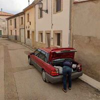 Mete lo que parece un cadáver en el maletero del coche en un pueblo de 50 habitantes justo cuando pasaba el coche de Google Maps por primera vez en 15 años. Está detenido y acusado de descuartizamiento