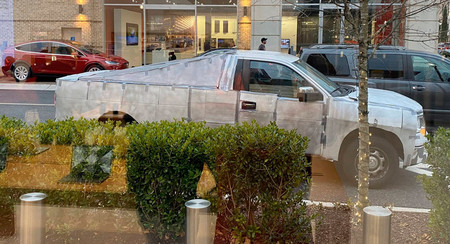 Tesla Cybertruck, réplica en Georgia