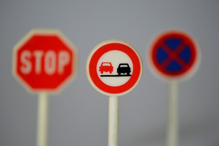 Traffic Signs 674621 1280