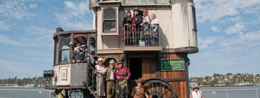 Un motor de tractor y tres pisos: así es la casa victoriana steampunk que está recorriendo Estados Unidos 