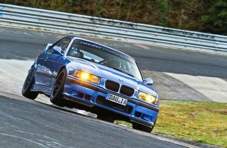 ¡Espectacular! El BMW M3 E36 más rápido de Nürburgring rueda en 7:31 minutos en estos vídeos