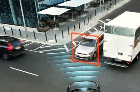El nuevo Volvo XC90 estrenará frenada autónoma en las intersecciones y protección contra salidas de vía