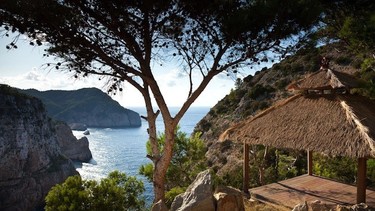 Ibiza es mucho más que fiesta y la Hacienda Na Xamena nos lo muestra 