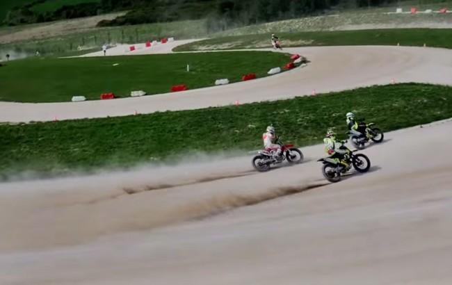 marc-marquez-valentino-rossi-motorranch-dirt-track.jpg