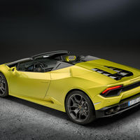 ¡Una máquina de derrapar! El Lamborghini Huracán Spyder se atreve al todo atrás 