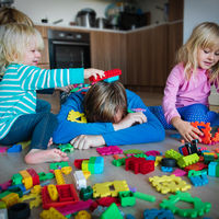 El divertido hilo viral de un padre de tres hijos sobre el confinamiento con niños y las tareas escolares en casa
