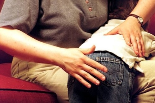 Por qué los padres nunca deberían azotar a sus hijos