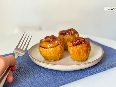 Manzanas asadas en la freidora de aire, un postre saludable y rápido para no encender el horno