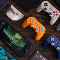Cuesta la mitad que el mando para Nintendo Switch 2 e incluye base de carga: así es el 8Bitdo Pro 3 que está de oferta 