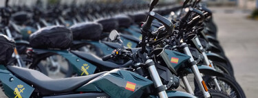 No, las nuevas motos eléctricas de la Guardia Civil no se parten por la mitad. Zero lo ha desmentido