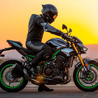 "Ey, Kawasaki". En Japón están poniendo control de voz a las motos y es un puntazo. Llegará a España, pero tocará rascarse el bolsillo