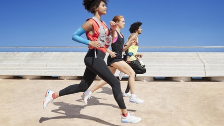¿Por qué me duele la parte alta de la espalda al correr? Te enseñamos a solucionarlo