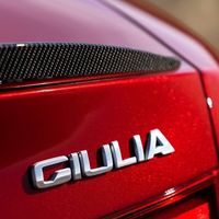 Sí, los coches también llevan nombres de personas, algunos por homenaje otros por gusto