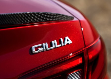 Sí, los coches también llevan nombres de personas, algunos por homenaje otros por gusto