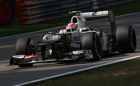 Lewis Hamilton gana en Monza y vuelve a meterse en la lucha