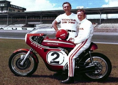 Honda CB 750 réplica de Dick Mann