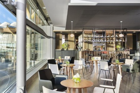 Velazquez Premium Lounge 4