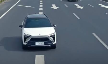 Los primeros datos no oficiales del accidente mortal a bordo de un NIO ES8 indican que el coche no frenó ante un obstáculo
