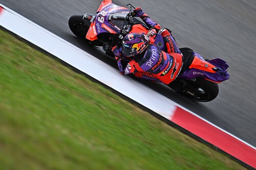 Jorge Martín arrasa, Pedro Acosta se estrena en el podio y Pecco Bagnaia tira a Marc Márquez en Portimao