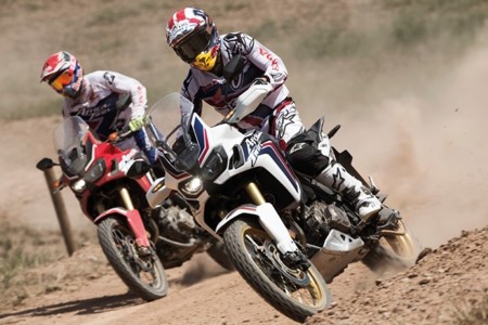 Joan Barreda y Marc Márquez se estrena sobre la Honda CRF1000L Africa Twin y tenemos vídeo