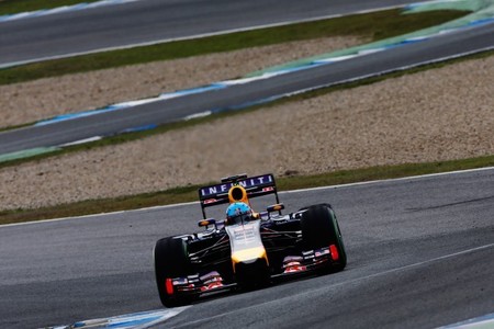 Renault sigue trabajando para solucionar los problemas de software en su V6