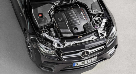 Mercedes dice adiós a los motores V6 en favor de los sies cilindros en línea