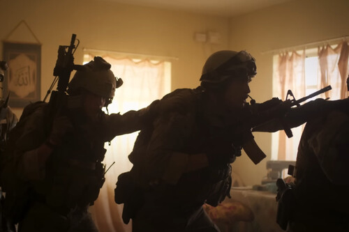 Llegó a Prime Video la película bélica del año. El cineasta de '28 años después y 'Civil War' vuelve con un thriller devastador