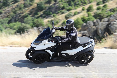 Quadro4, así es la curiosa experiencia de conducir el único scooter de cuatro ruedas