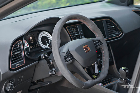 Seat Leon Cupra R volante