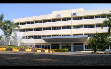 Jaguar y Land Rover inauguran fábrica en la India