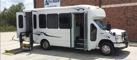 AMP entrega el primer autobús Paratransit eléctrico