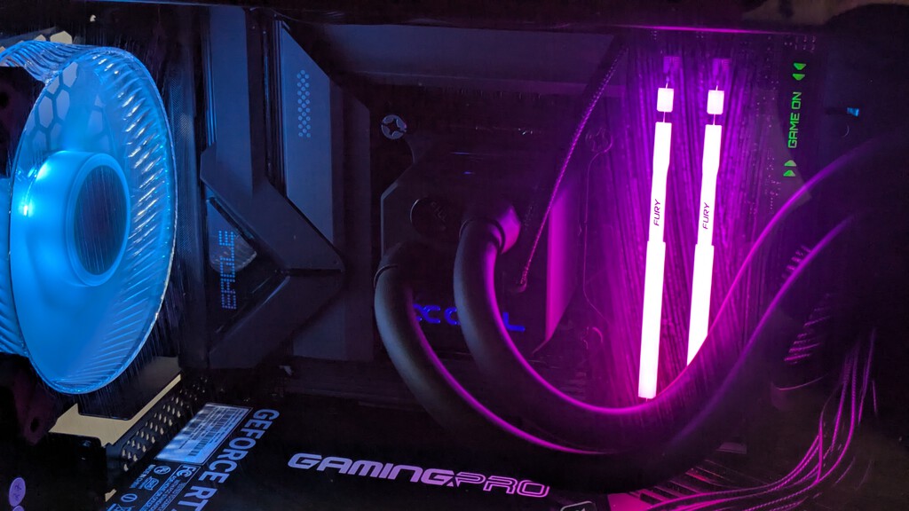 Siempre he montado mis ordenadores por piezas, pero esta bestia me ha hecho cambiar de opinión. Análisis del Erazer Hunter X30 . Noticias en tiempo real