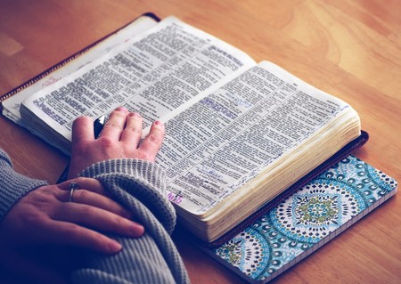 Este libro es muy útil herramienta para perfeccionar algoritmos de traducción: la Biblia