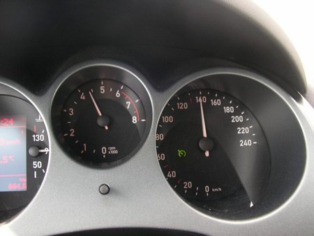 El Gobierno estudia subir el límite de velocidad en autopistas y autovías