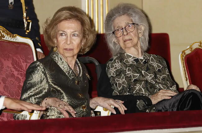 Irene de Grecia reaparece muy alicaída junto a la reina Sofía y saltan las  alarmas: sus problemas de salud