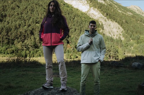 El Corte Inglés tiene en su outlet la mayor liquidación de chaquetas Izas con hasta el 70% de descuento para acabar este invierno 