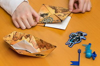 Kit completo de barco de papel capaz de navegar 