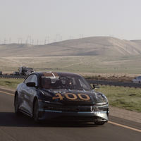 Un vídeo para intimidar al Tesla Model S: la berlina eléctrica Lucir Air recorre más de 644 kilómetros con una sola carga