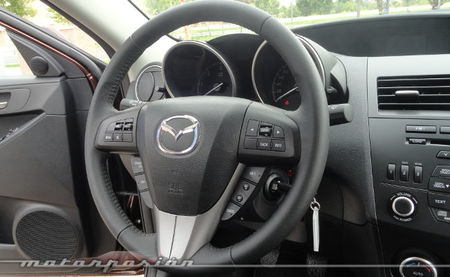 Mazda3 1.6 CRTD 115 cv, volante