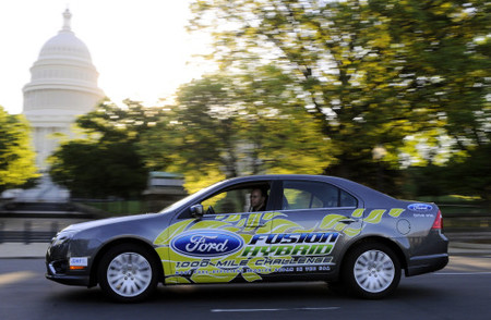 El Ford Fusion Hybrid consigue un récord del Mundo de consumo