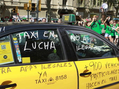 Qué piden los taxistas para acabar su huelga contra Cabify y Uber 