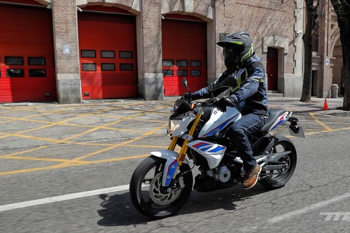 Por fin probamos la BMW G 310 R, toda una roadster alemana a precio de japonesa