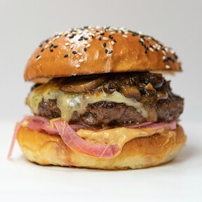 Esta plancha de asar por poco más de 13 euros es ideal para cocinar desde hamburguesas hasta pescado ensuciando lo mínimo 