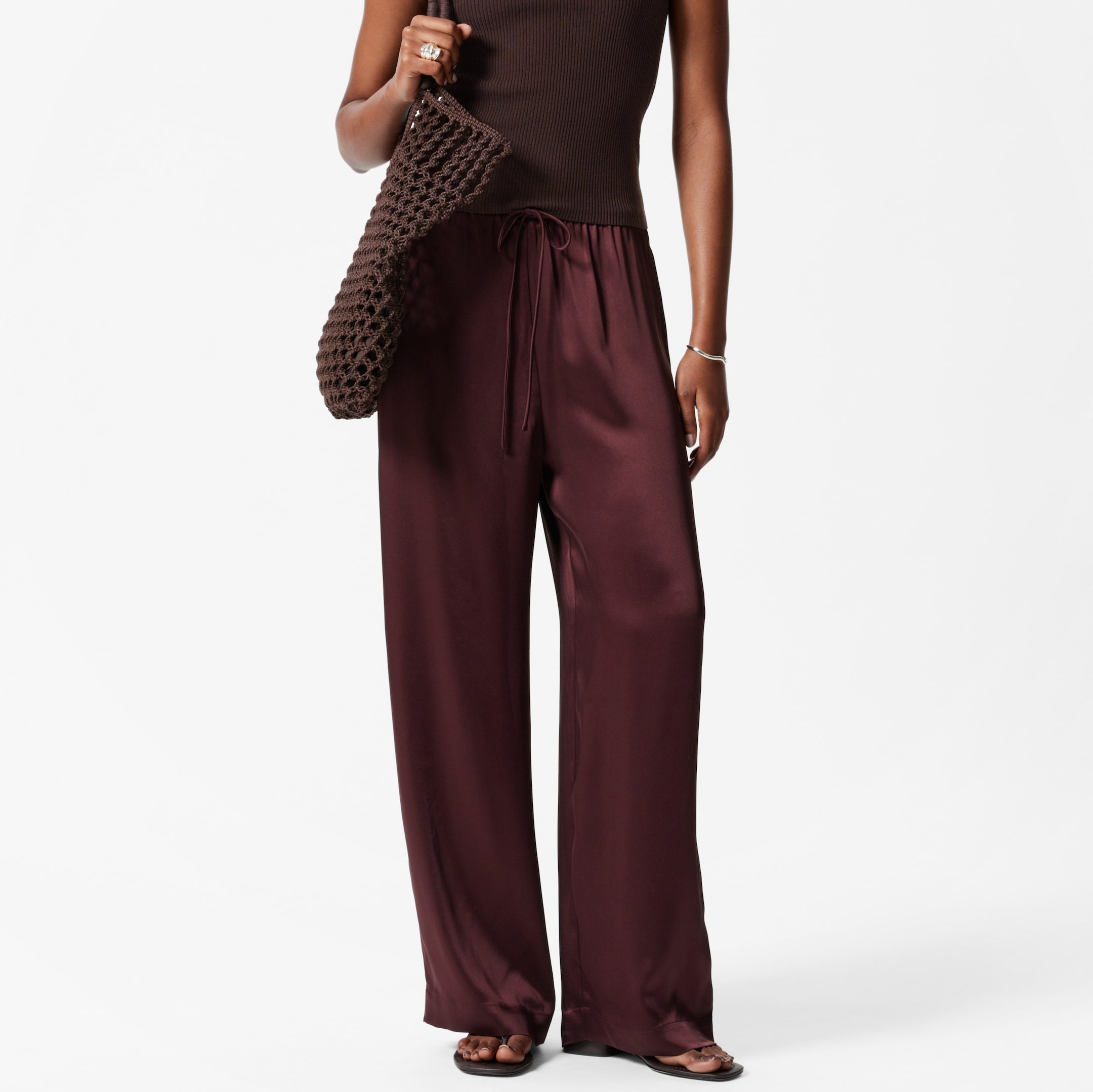 & Other Stories
Pantalones de satén con cordón de ajuste