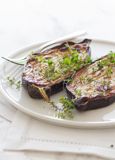 ¿Te apetece unirte a la tendencia veggie? Receta de berenjenas rellenas a los dos quesos y tomillo