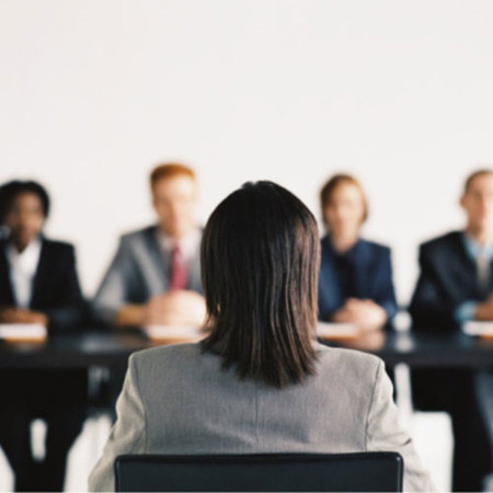 10 errores que no debes cometer en una entrevista de trabajo.